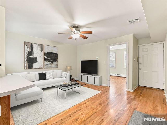 277 3rd Street 2, Jersey City, NJ 07302