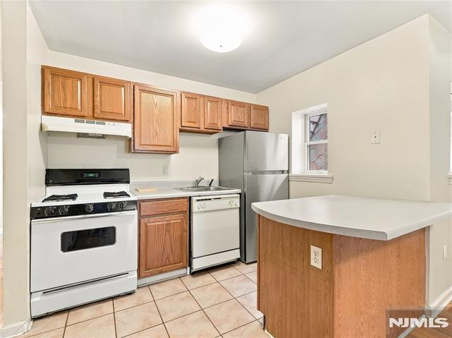 277 3rd Street 2, Jersey City, NJ 07302