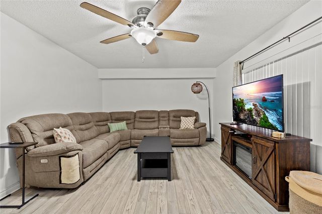 2763 5TH COURT, Palm Harbor, FL 34684