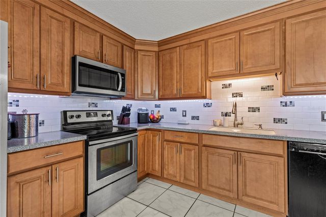 2763 5TH COURT, Palm Harbor, FL 34684