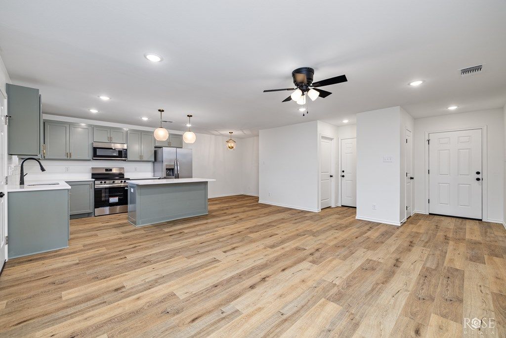 Image 11 of property listing at 210 E 16th St, San Angelo, TX 76903