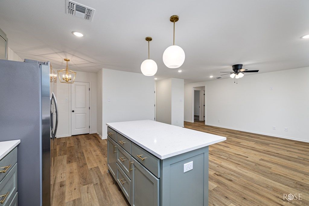 Image 15 of property listing at 210 E 16th St, San Angelo, TX 76903