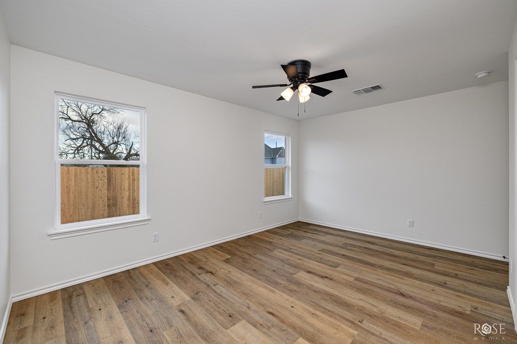 Image 19 of property listing at 210 E 16th St, San Angelo, TX 76903