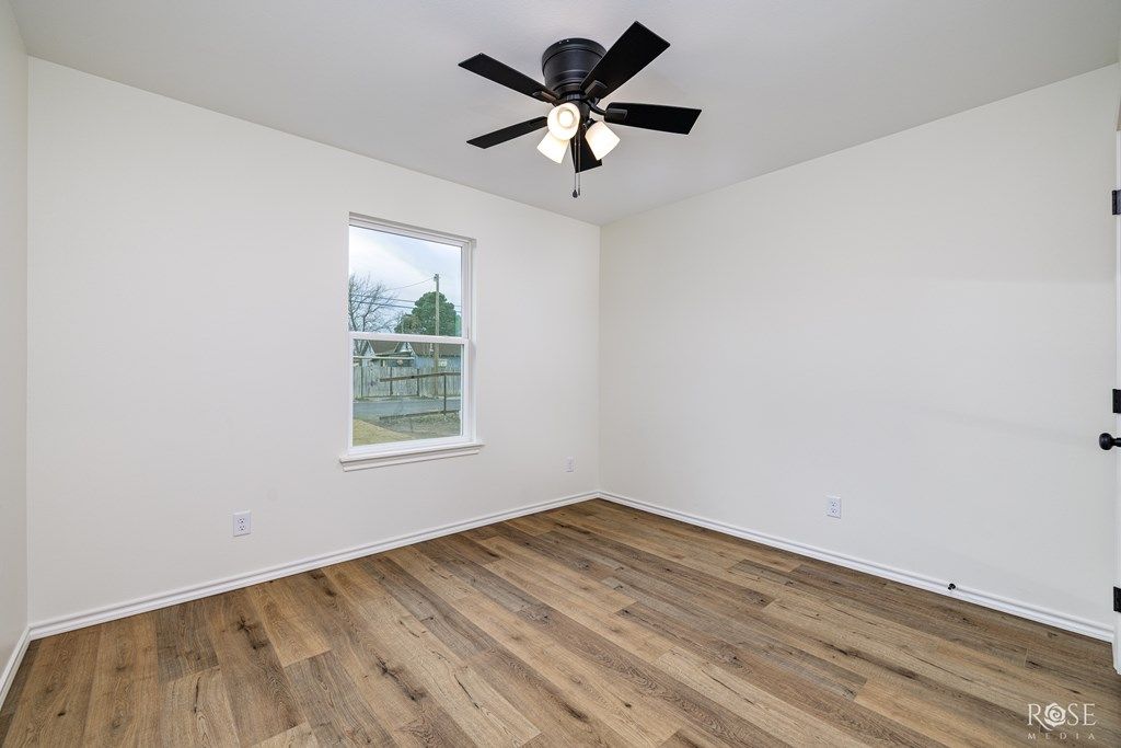 Image 23 of property listing at 210 E 16th St, San Angelo, TX 76903