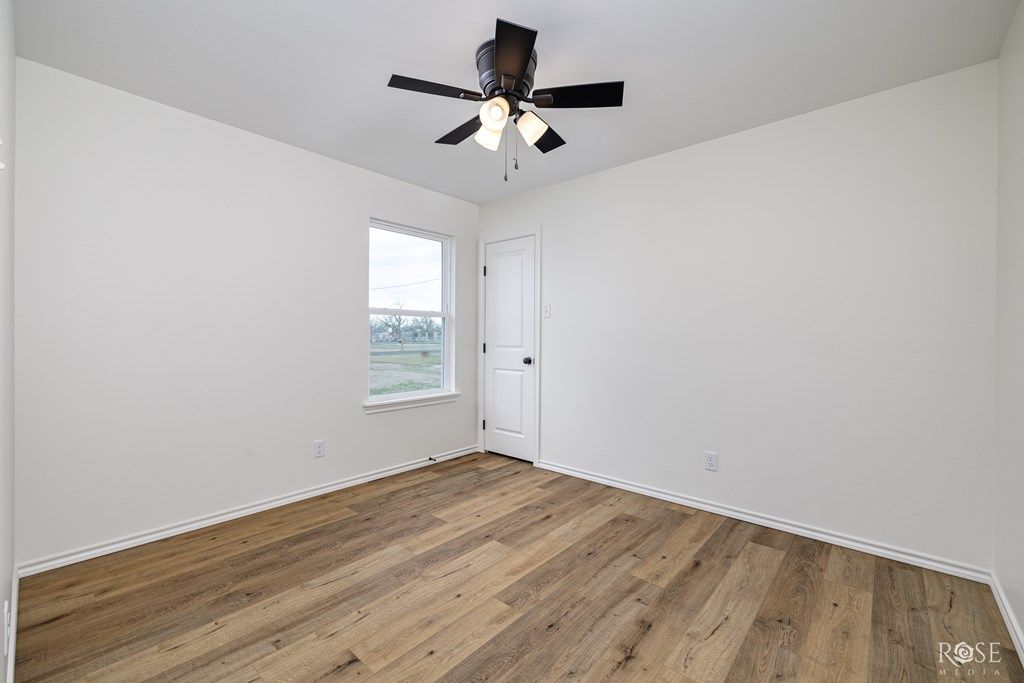 Image 25 of property listing at 210 E 16th St, San Angelo, TX 76903