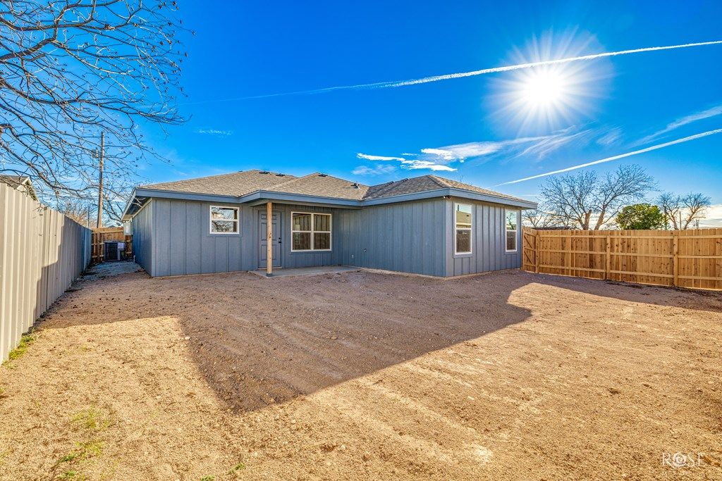 Image 29 of property listing at 210 E 16th St, San Angelo, TX 76903