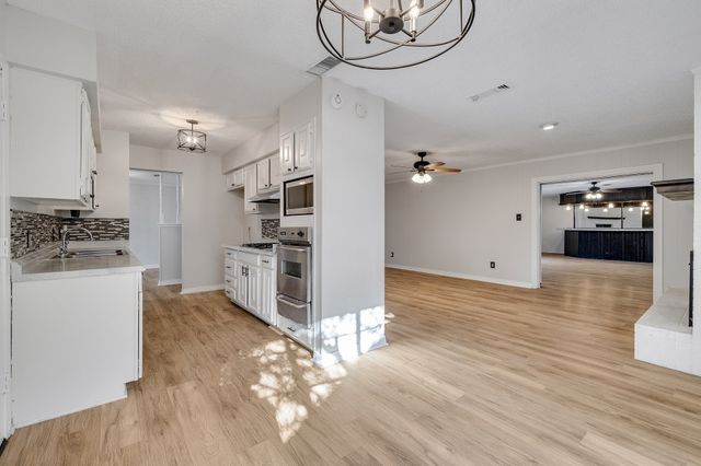 512 Saddle Ridge Lane, Saginaw, TX 76179