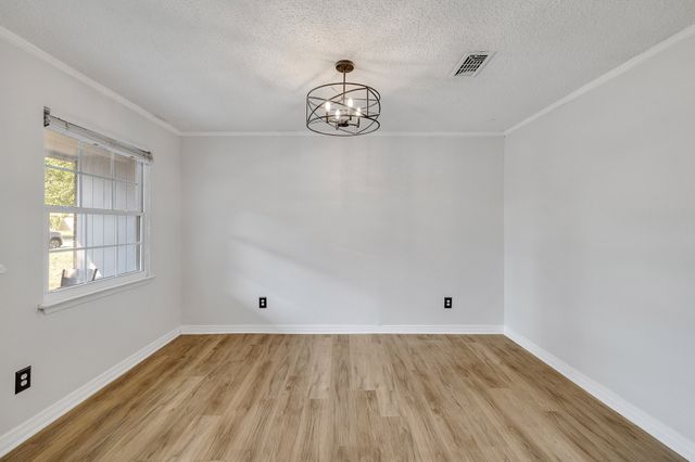 512 Saddle Ridge Lane, Saginaw, TX 76179
