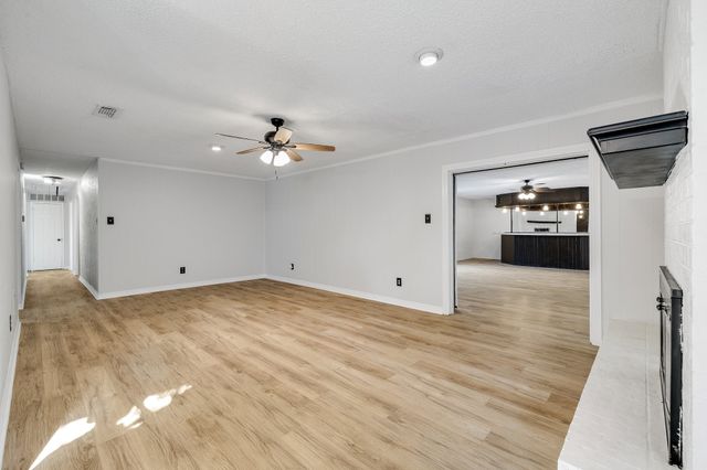 512 Saddle Ridge Lane, Saginaw, TX 76179
