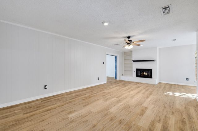 512 Saddle Ridge Lane, Saginaw, TX 76179