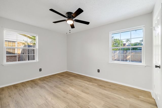 512 Saddle Ridge Lane, Saginaw, TX 76179
