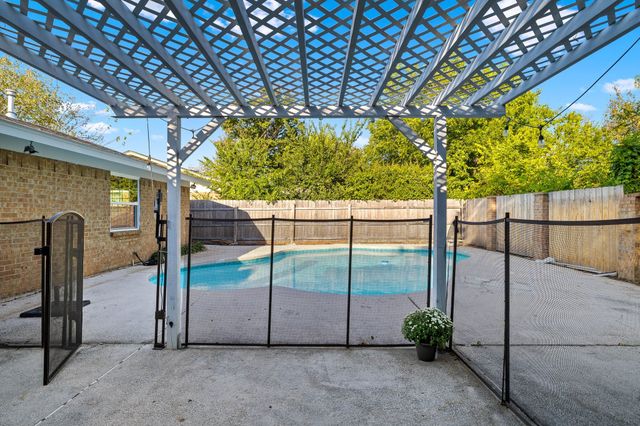 512 Saddle Ridge Lane, Saginaw, TX 76179