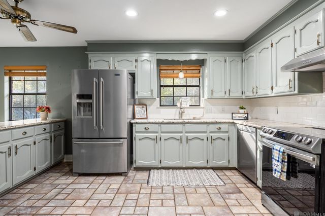 14050 Harry Savoy Rd, St Amant, LA 70774