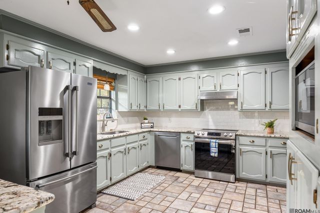 14050 Harry Savoy Rd, St Amant, LA 70774