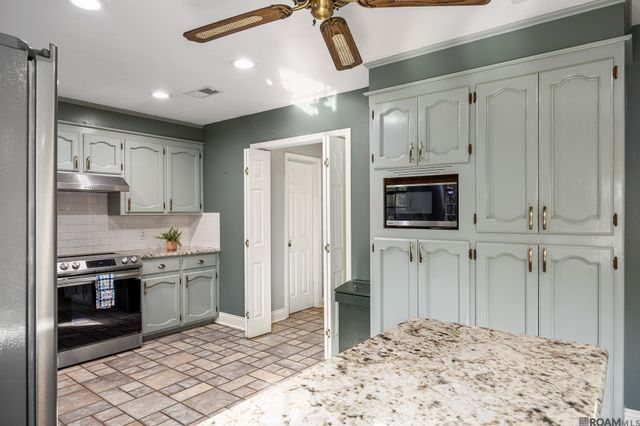 14050 Harry Savoy Rd, St Amant, LA 70774