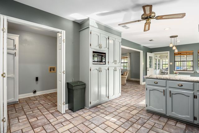 14050 Harry Savoy Rd, St Amant, LA 70774