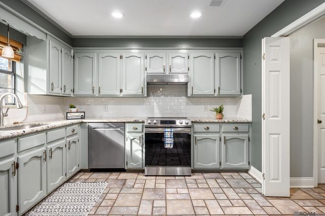 14050 Harry Savoy Rd, St Amant, LA 70774