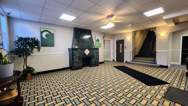 4764 N Virginia Avenue 105, Chicago, IL 60625