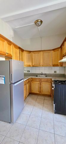 4764 N Virginia Avenue 105, Chicago, IL 60625