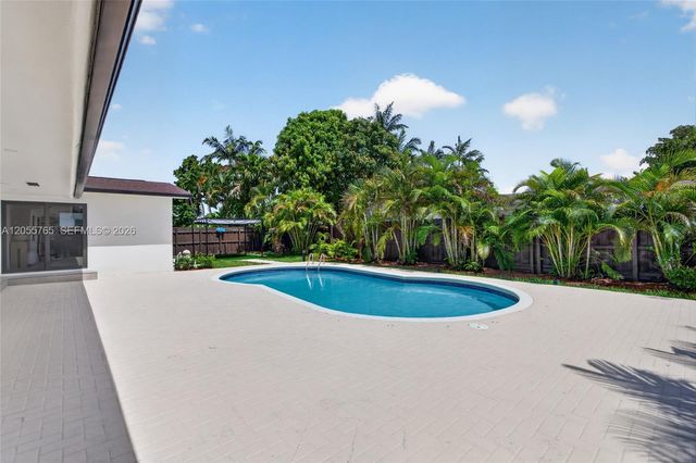 1890 NE 211th Ter, Miami, FL 33179