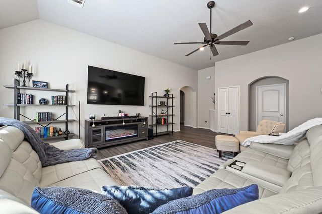 1830 Alyssa Way, Alvin, TX 77511