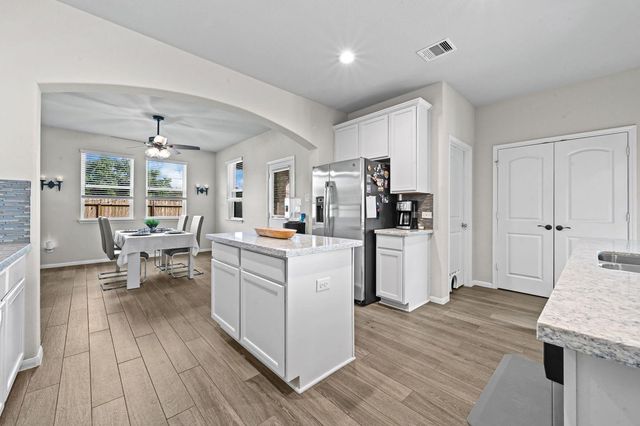 1830 Alyssa Way, Alvin, TX 77511