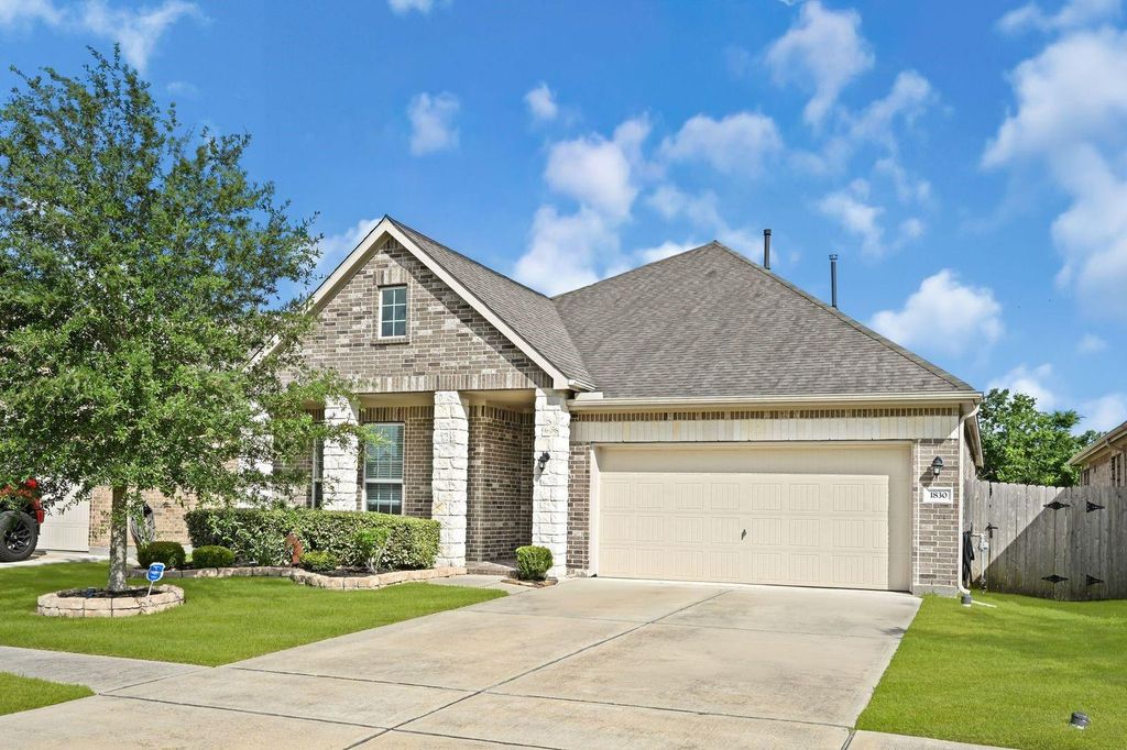 1830 Alyssa Way, Alvin, TX 77511