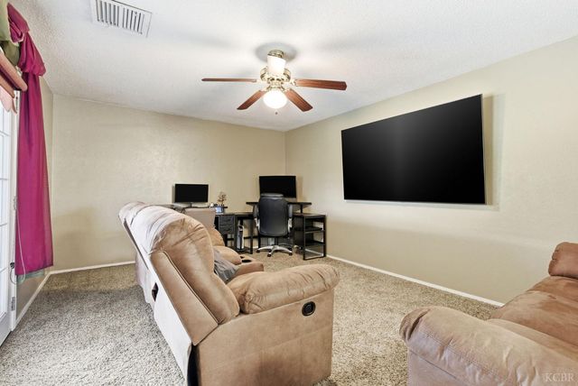 870 Cypress Court, Lemoore, CA 93245