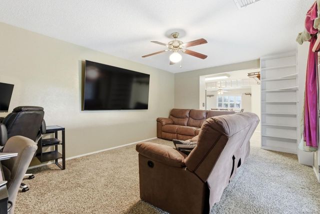 870 Cypress Court, Lemoore, CA 93245