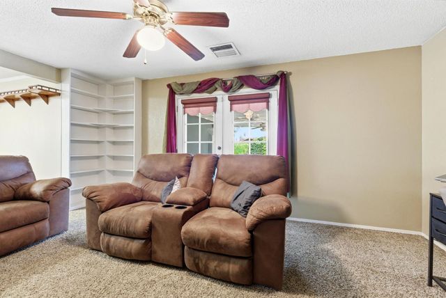 870 Cypress Court, Lemoore, CA 93245