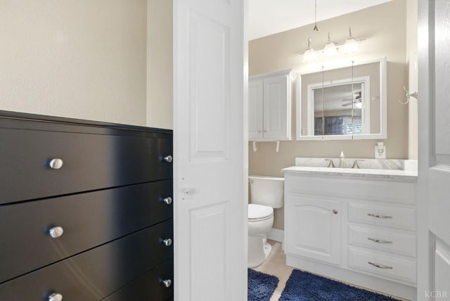 870 Cypress Court, Lemoore, CA 93245