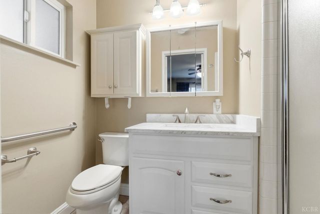 870 Cypress Court, Lemoore, CA 93245