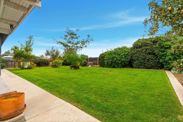 870 Cypress Court, Lemoore, CA 93245