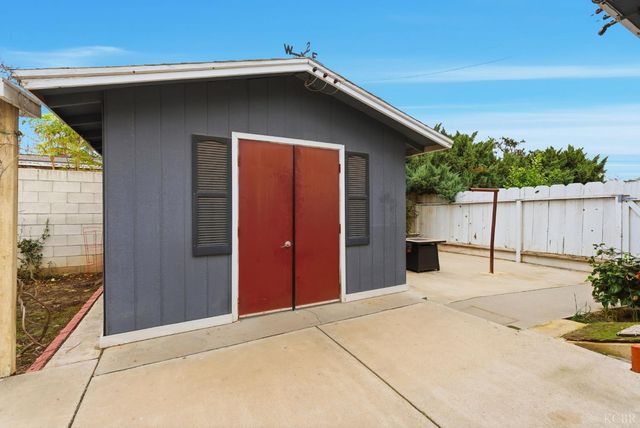 870 Cypress Court, Lemoore, CA 93245