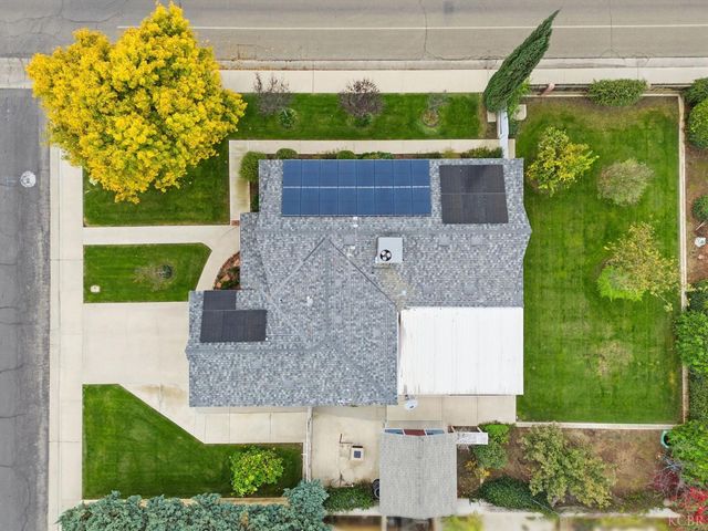870 Cypress Court, Lemoore, CA 93245