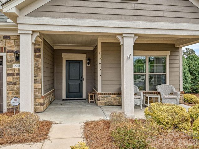 2202 Lincolnshire Lane, Wesley Chapel, NC 28173