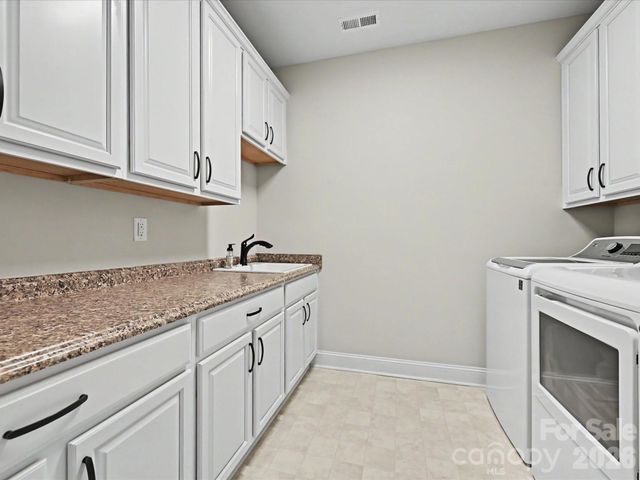 2202 Lincolnshire Lane, Wesley Chapel, NC 28173