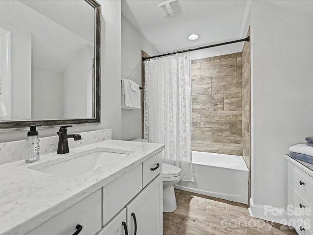 2202 Lincolnshire Lane, Wesley Chapel, NC 28173