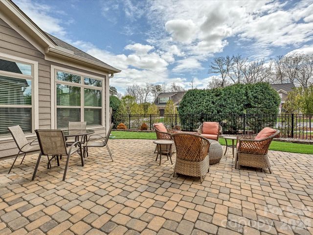 2202 Lincolnshire Lane, Wesley Chapel, NC 28173