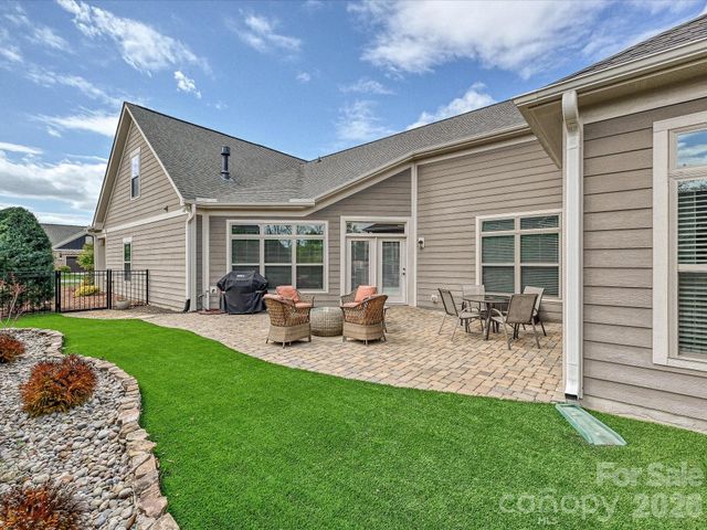 2202 Lincolnshire Lane, Wesley Chapel, NC 28173