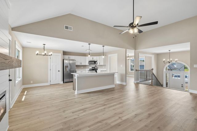 351 Hereford Farms, Clarksville, TN 37043