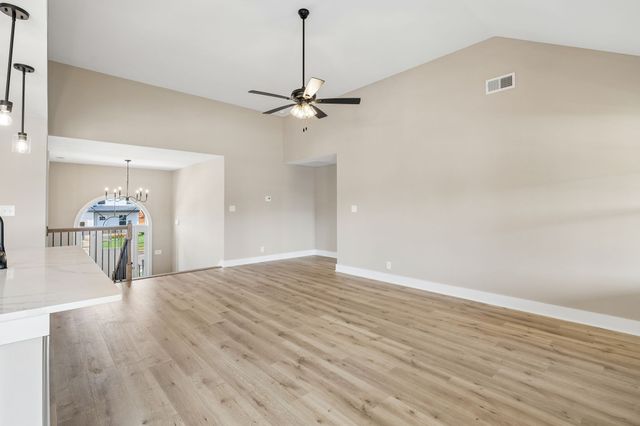 351 Hereford Farms, Clarksville, TN 37043