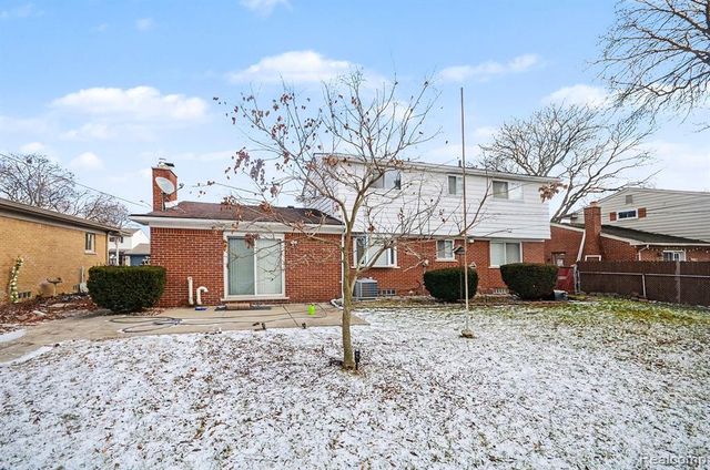 31411 Shaw Drive, Warren, MI 48093