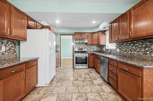 31411 Shaw Drive, Warren, MI 48093