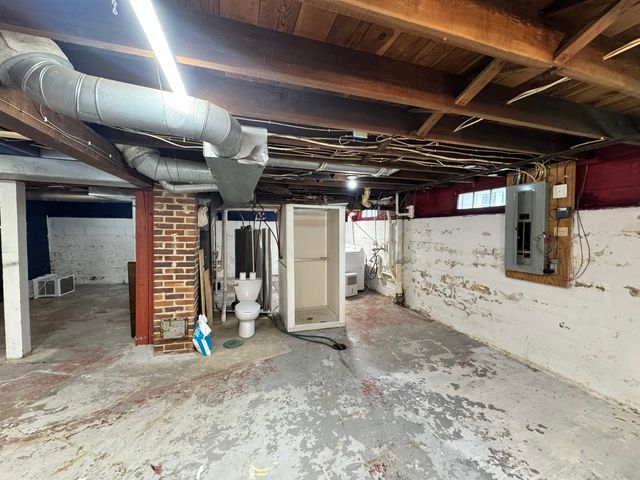 1015 College Street, Cedar Falls, IA 50613