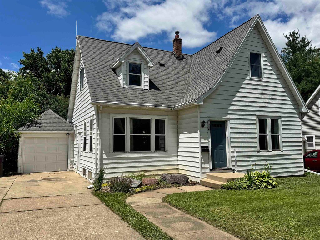 1015 College Street, Cedar Falls, IA 50613