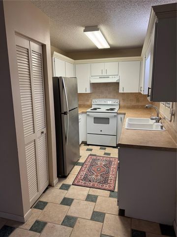 9587 SW 84TH TERRACE D, Ocala, FL 34481