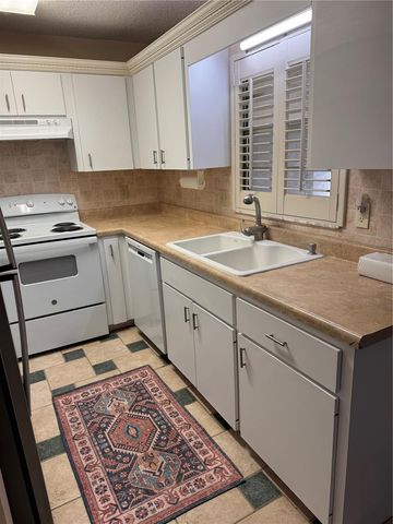 9587 SW 84TH TERRACE D, Ocala, FL 34481