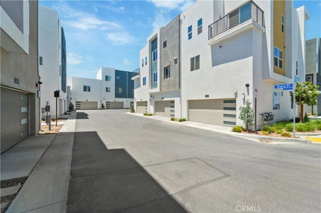 27461 Viero Place, Valencia, CA 91381
