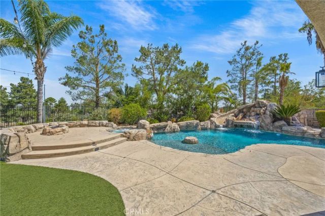 1481 Sunshine Circle, Corona, CA 92881